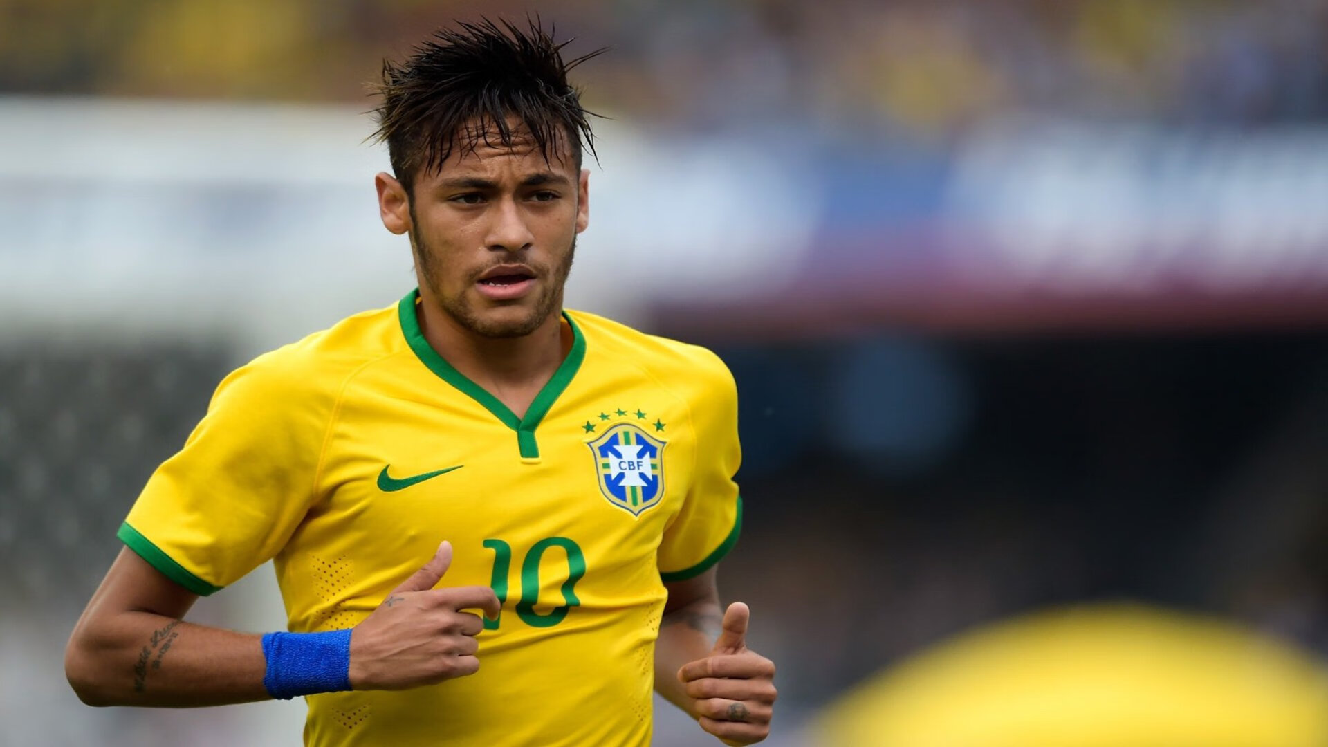 场地湿滑造成传球失误教练组赛后提出提高环境适应能力，场地湿可以打网球吗