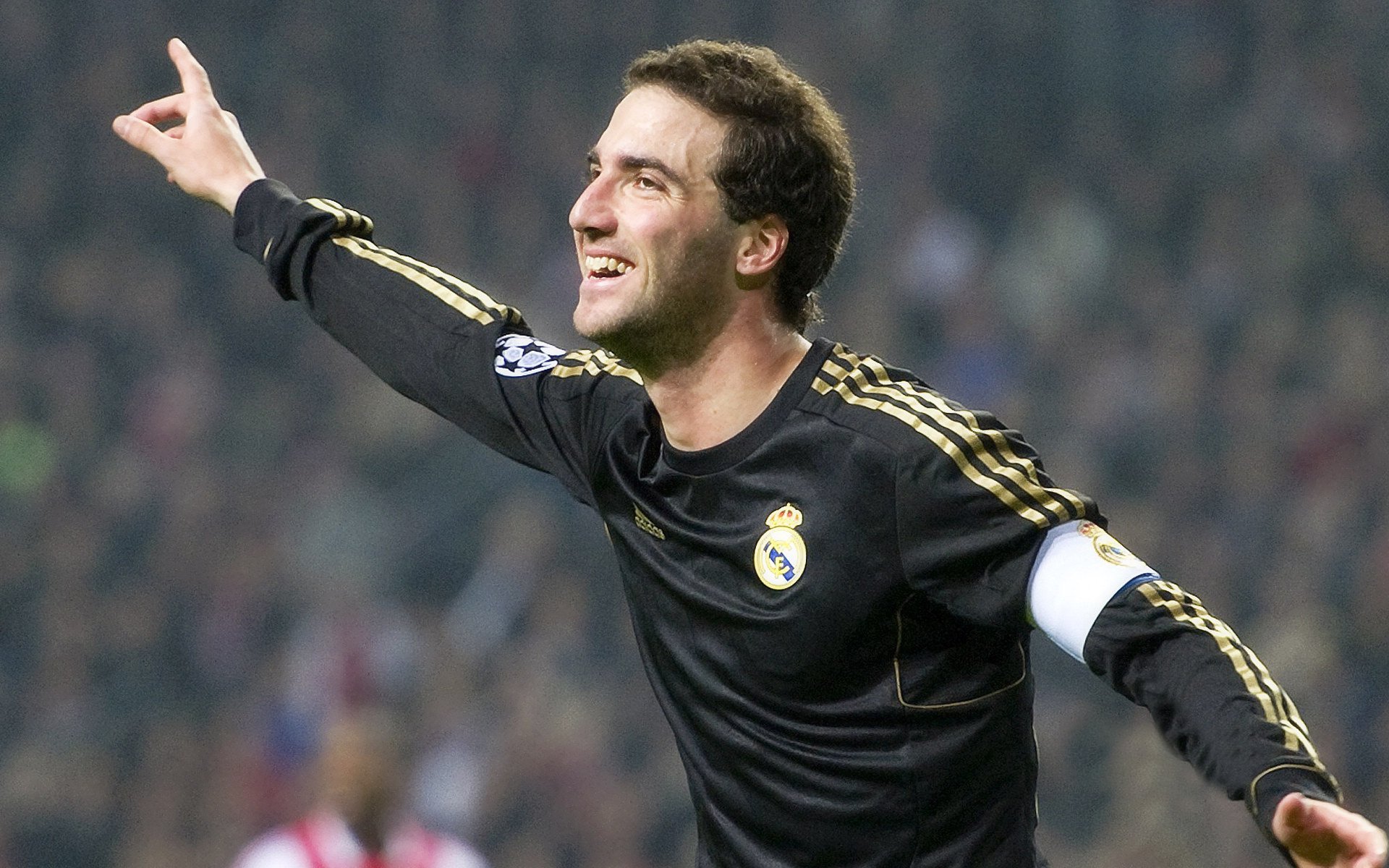 从跑位到射门,哈兰德进球背后的战术密码,哈兰德进球动作